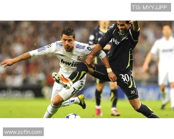 足球明星精彩瞬间脚内侧踢球技巧视频分享让你领略足球魅力与技术之美