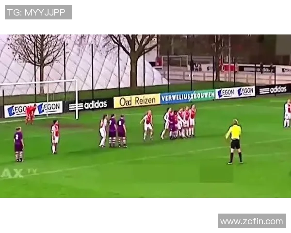 联名足球明星广告图片展现运动激情与品牌魅力的完美结合